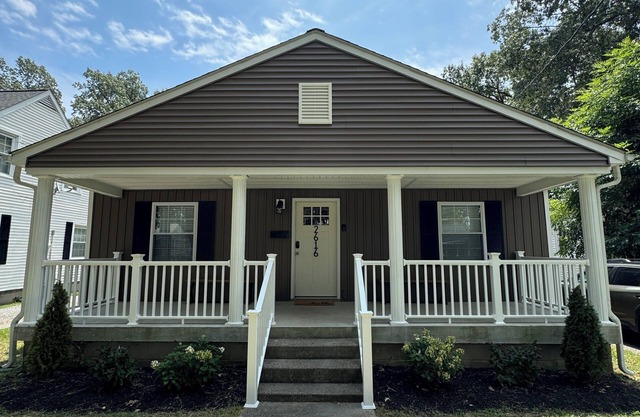 Charming remodeled 3-bed house w/AC, WiFi, Yoga setup in brilliant Paducah