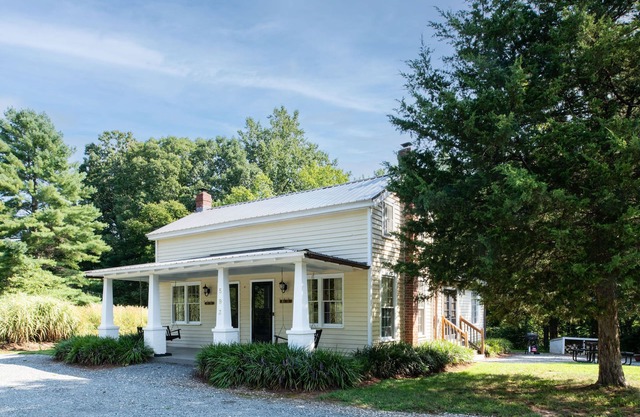 Charming Renovated 1930’s Soapstone Quarry Bungalow