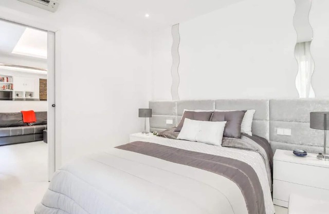 Charming Renovated 1BR Apart. In Heart Of Monaco