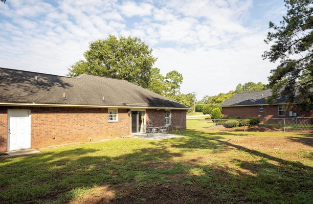 Charming renovated 3-bedroom home in Dalzell with WiFi and fully furnished