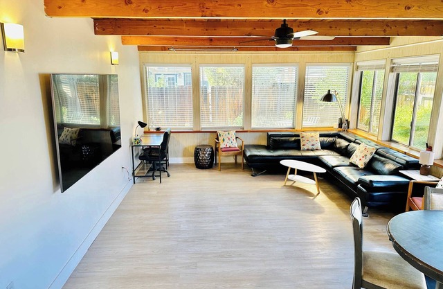 Charming Retreat/Sleeps 11