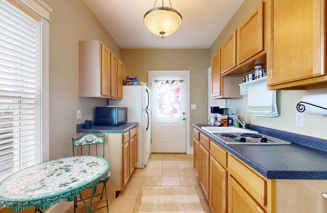 Charming retreat with Smoky Mountain views, kitchenette, & central AC