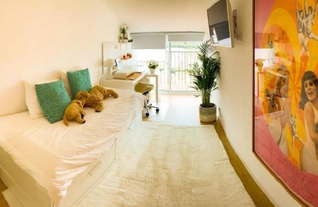 Charming Single or Twin Room with Balcony and sublime View of the Tagus