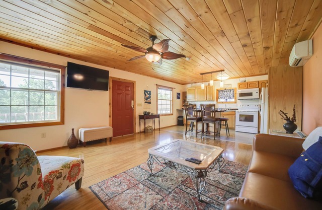 Charming Smokies Home Near National Park!