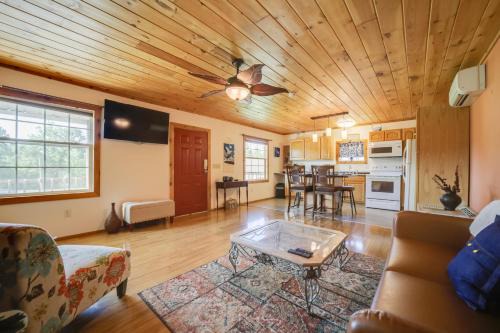 Charming Smokies Home Near National Park!