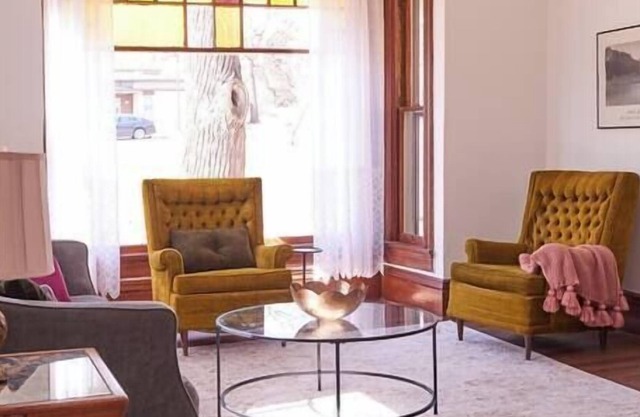 Charming Spacious Victorian Home Close to Downtown