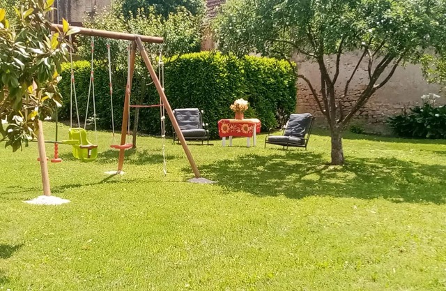 Charming Stone House with Garden in Dordogne Valley, Near Sarlat and Domme
