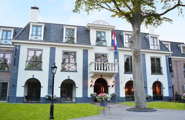 Charming Stay Near Nature and Dunes with Slot Moermond and Breakfast Included