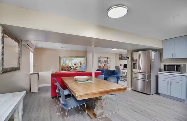 Charming Stay with Free Parking!