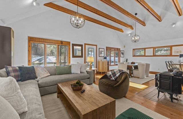 Charming Stowe Carriage House in the Woods