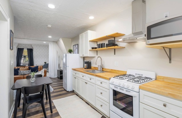 Charming Studio by Children's Hospital!