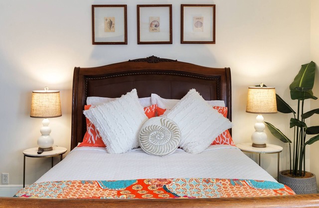 Charming Studio in Historic Key West, 5-Min Bike Ride to Beach & Bikes Included!