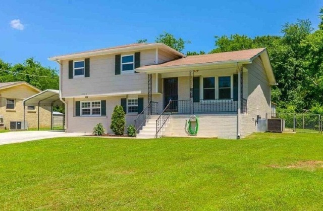 Charming the whole house in the heart of Huntsville!