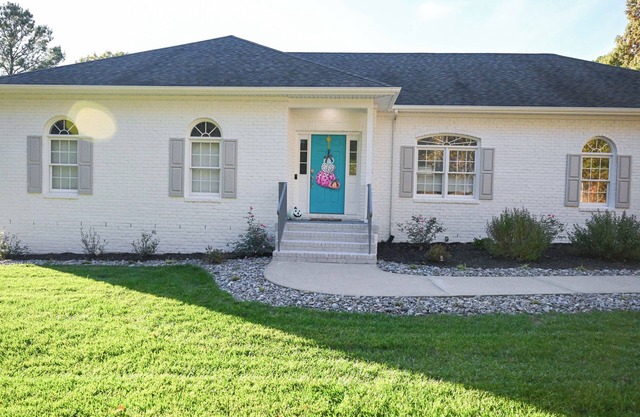 Charming three bedroom, two bathroom tranquil retreat just 2 miles from Wyndham.