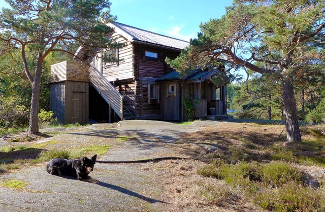 CHARMING TIMBER HOUSE IN THE STOCKHOLM ARCHIPELAGO.