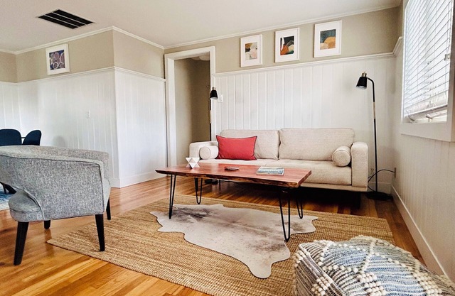 Charming, updated 2-bedroom, 2 bathroom in wonderful area, minutes from Boulder!