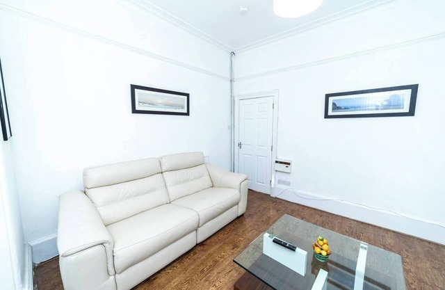 Charming Victorian Home in Heart of Leicester