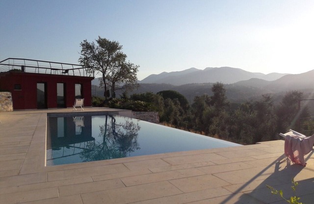 Charming villa pool near sea to couple with stay in Italy