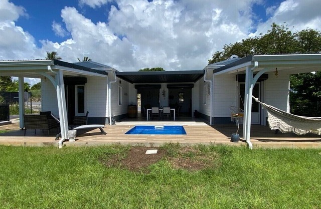 Charming villa with jacuzzi 5 minutes from the beach