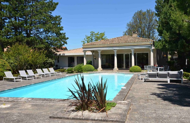 Charming villa with pool near Alpilles