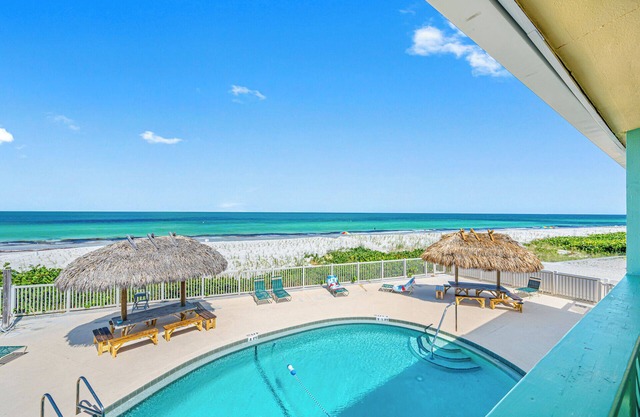 Chateau 7W- Gulf-Front Retreat -Great rates!