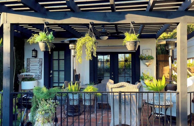 Chateau Oasis with pool and minutes from Kierland, Barrett Jackson and TPC. .