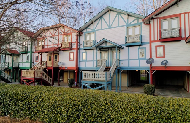 Chattahoochee Breeze - Riverfront Condo w/2 Decks Overlooking River in Downtown