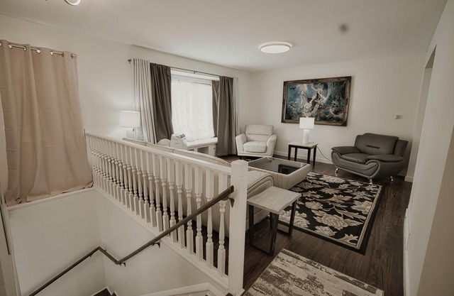 Cheerful 2 Bedroom with on-premises parking