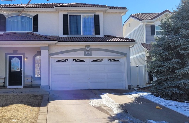 Cheerful 3-bedroom residential home.