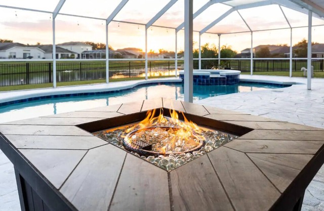 Cheerful 4 Bedroom Paradise with Pool and Hot Tub