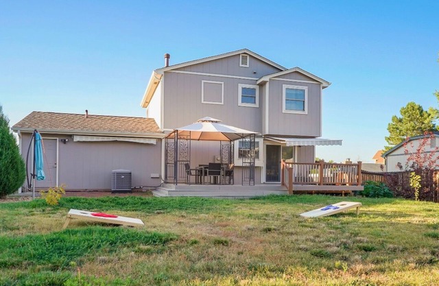 Cheerful 4BR home near Red Rocks & Mountains!
