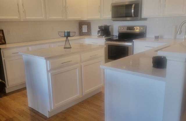 Cheerful-5bedrooms home with free parking