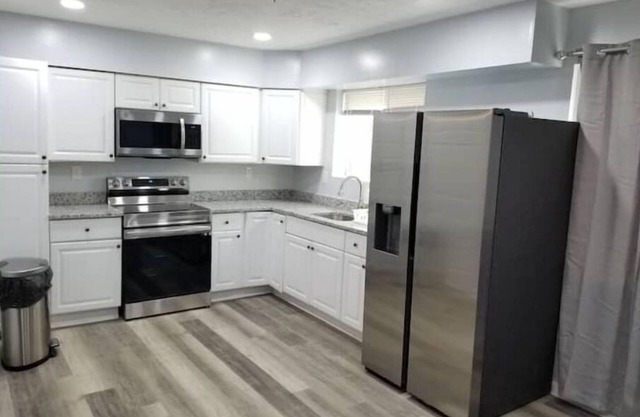 Cheerful 6 bedroom House with free parking wldf