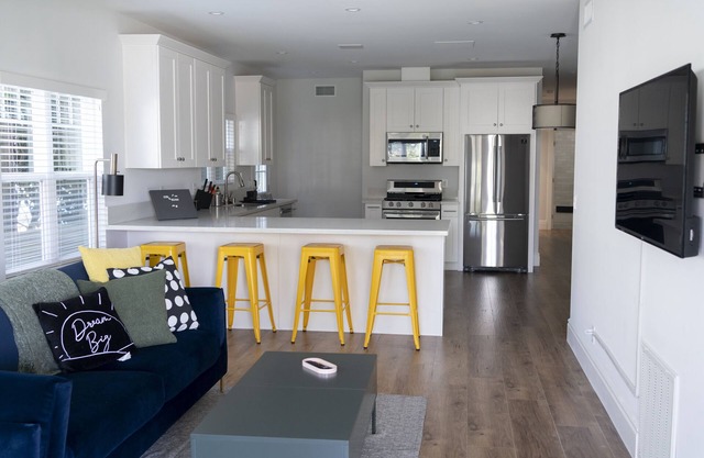Cheerful Mid-City Gem
