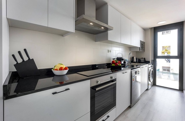Cheerful, modern apartment with balcony