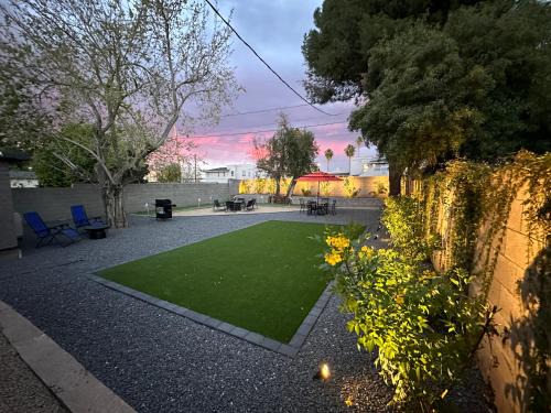 Cheerful PHX Home and Guest House in Central PHX