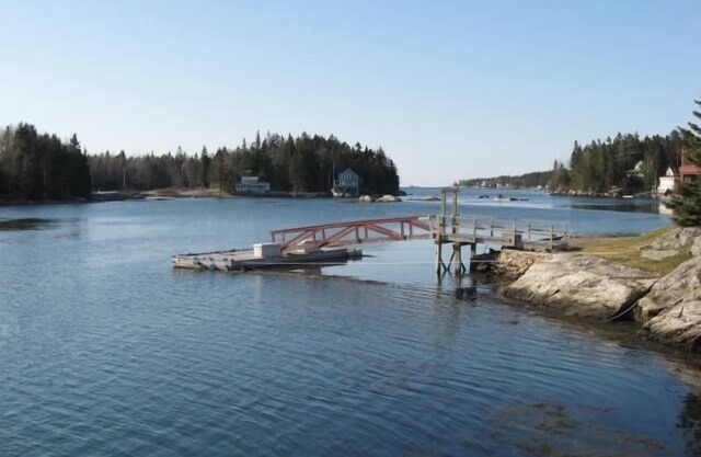 Cheerful Southport Island Waterfront Cottage, 'Tigin'