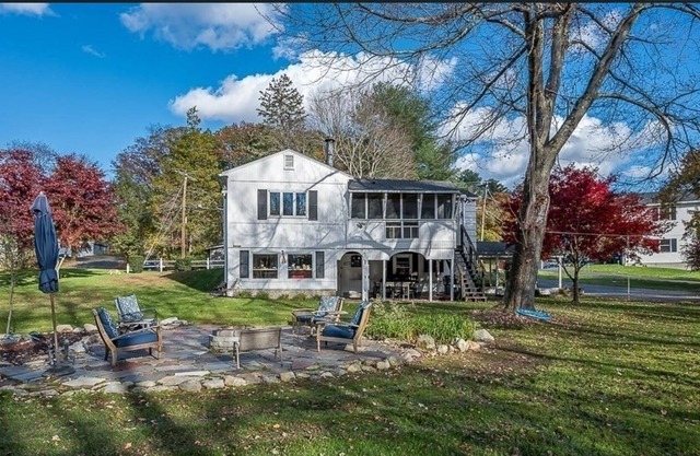 Cheerful Villa with a huge backyard (3Beds2Baths)