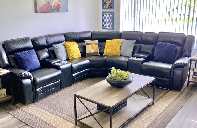 Cheerfully cozy 3BR residential home