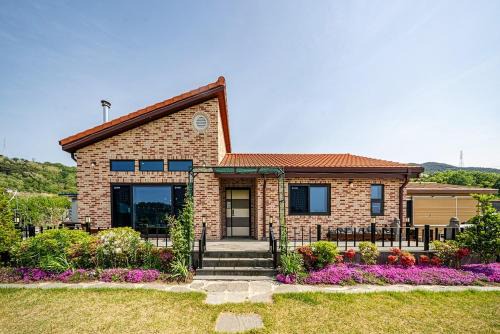 Cheongdo Peach Blossom Private Pension