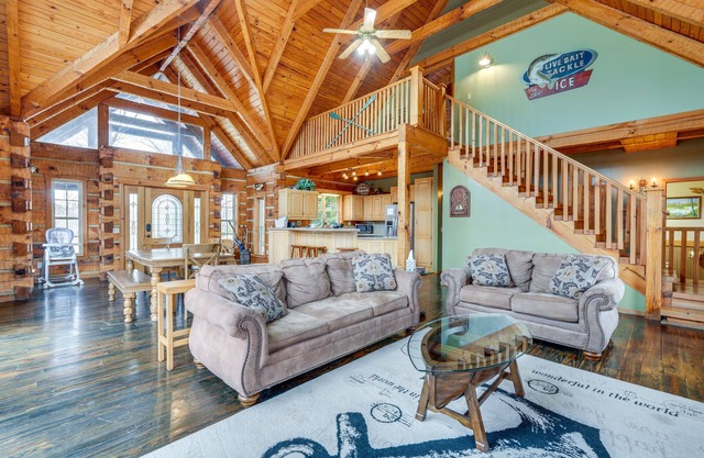 Cherokee Lake Cabin w/Deck & Kayaks!