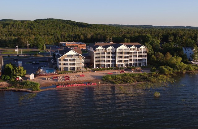 Cherry Tree Inn & Suites