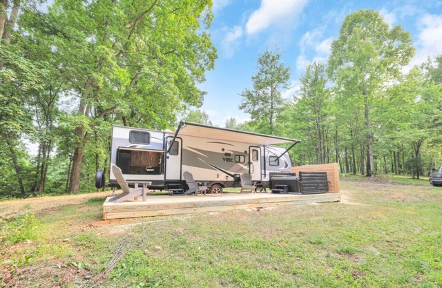 Chestnut Camper: Unique lodging experience!