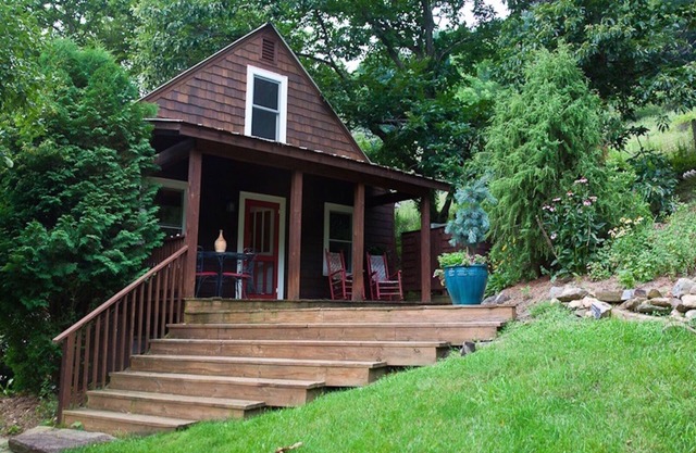 Chestnut Cottage @ Old Orchard Creek Farm - Hiking, Views, Family Friendly