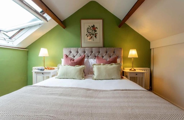 Chez Nous - central Maisonette - Bath Surrounds