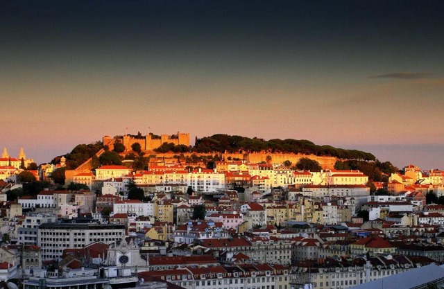 Chiado Apartment with View to the Castle