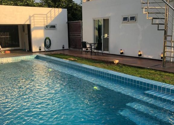 Chiang Khan Riverside Pool Villa