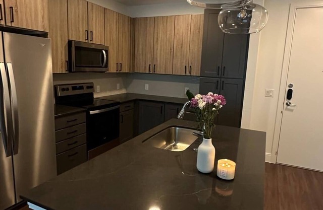 Chic 1-bedroom apartment in welcoming Cypress with AC, fitness room