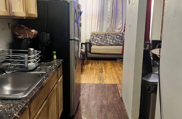 Chic 1-bedroom with WiFi, AC, fitness room in vibrant Brooklyn