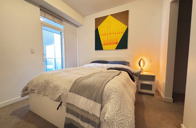 Chic 2-Bed Near Local Hotspots! with fitness room, WiFi